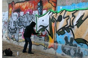 Антивандальные покрытия (современная защита от граффити)